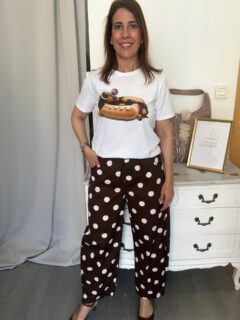 No me puede gustar más este pantalón de lunares 😍😎 

Combinado con una camiseta divertida o con algo más de vestir, se queda un looks chulísimo 🤩💃🏻 

Cuéntame si te gustan los lunares 👇👇 todo disponible en la web. #outfis #ootdfashion #streetstyle #tendencia #shoponline