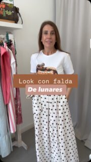 Te enseño este #look con la falda de lunares que ya sabemos que es tendencia total 🤣 y le he puesto una camiseta de perrito que también están súper de moda 😎🤩 

A mi me encantan los lunares y los mezclo con todo 😍😎 me parece que se ha quedado un look muy divertido ❤️🤪 cuéntame que te parece👇 ¿ te gusta? Todo está disponible en la web 😘😘 #reel #tendencia #inspiracion #novedades