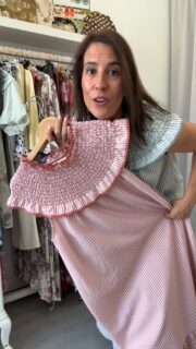 Este vestido de rayas con el Maxi cuello de nido de abeja cuál Cleopatra ha sido un éxito total y ha vuelto a llegar a tienda 😍🤩😍 

Comodo, versátil, fresquito y tendencia 🤩😎 nada mas que añadir 🤪😂 tres colores disponibles y talla única. 

Comenta te gusta y qué color es tu favorito 👇👇 a mi me encanta el verde 😘😘 te leooooo #reel #tendencia #shoponline #moda #OOTD