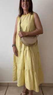El vestido top ventas de la semana 😍😍😍 
ME ENCANTAAAA 💃🏻😎💃🏻 el cuadro vichy nunca pasa de moda, siempre está en tendencia y este vestido es como fisio además de versátil e ideal 🥰🥰 
Cuéntame que te parece y si eres de vichy como yo ❤️👇 disponible en la web. #reel #moda #shoponline #fashion #OOTD