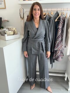 Recap de lo más vendido de esta semana 🤩😎😍 

Te dejo por aquí las prendas favoritas de esta semana que más se han vendido y que no pueden faltar en tu armario ☺️💃🏻 
Varias tendencias de las muchas que hay esta temporada, y que seguro que ya tienes en tu armario. Y si no las tienes, corre a la web y consigue tus favoritas que todo se agota muy rápido 🤪☺️ link en la bio 🖕🏻🖕🏻

Yo ya tengo dos de ellas en mi armario, ahora te toca a ti contarme cuales de estás tendencias tienes tú 👇👇 como siempre, te leo 🫶🫶 #recap #inspo #tendencias #shoponline #modafemenina
