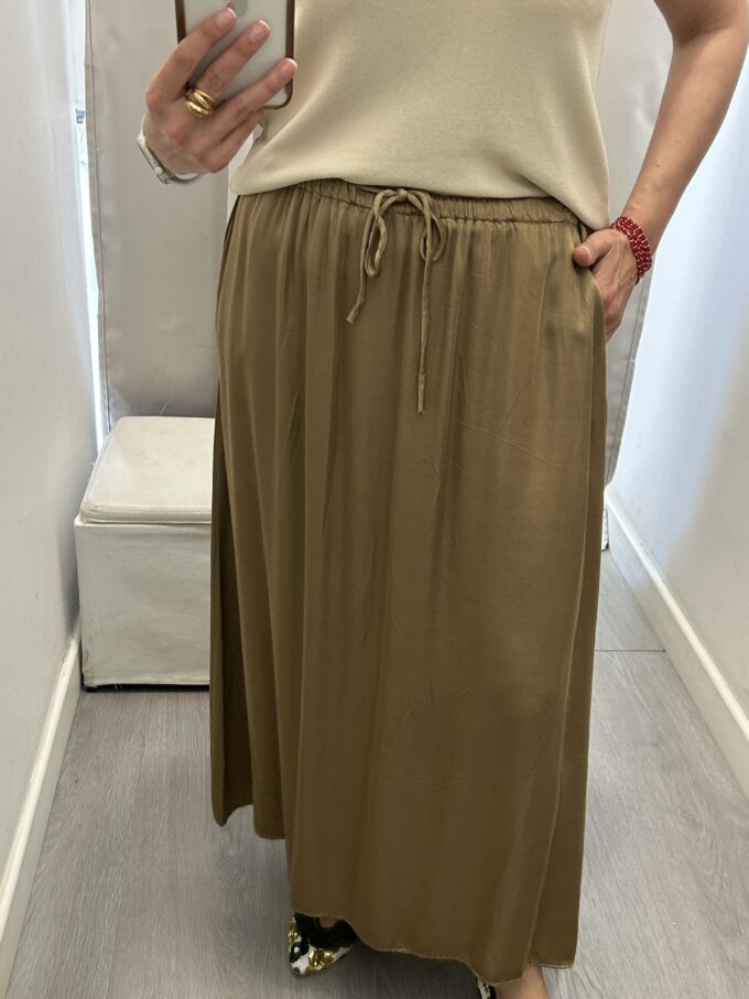 Falda Raso Bolsillos Camel