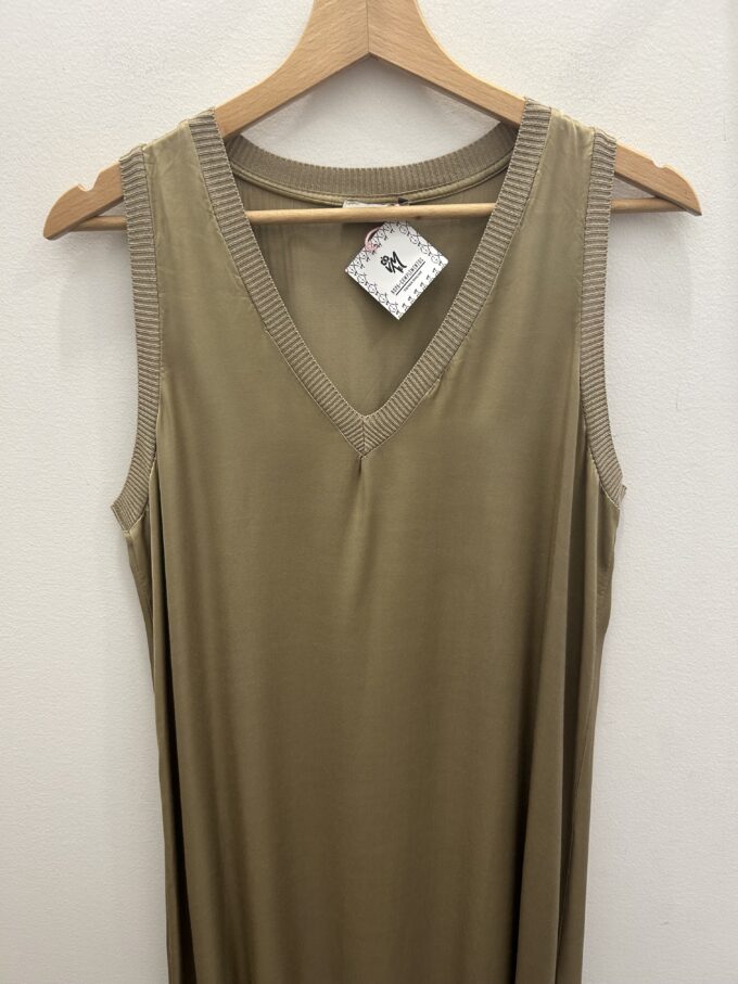 Vestido Cuello Pico Trigo