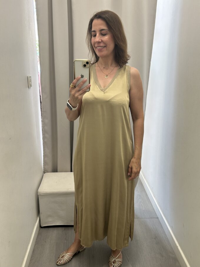 Vestido Cuello Pico Trigo