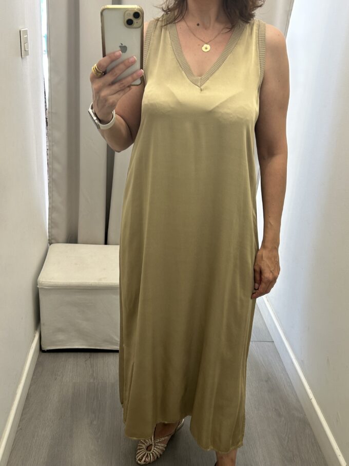 Vestido Cuello Pico Trigo